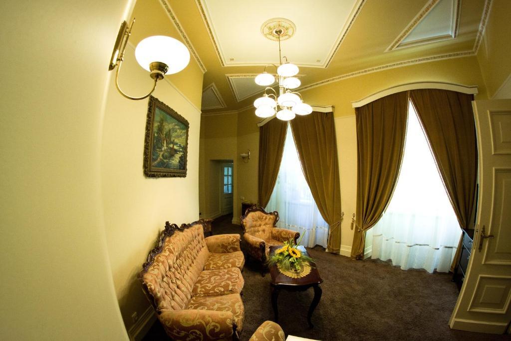 Bed and Breakfast Bialy Dwor Квідзин Номер фото