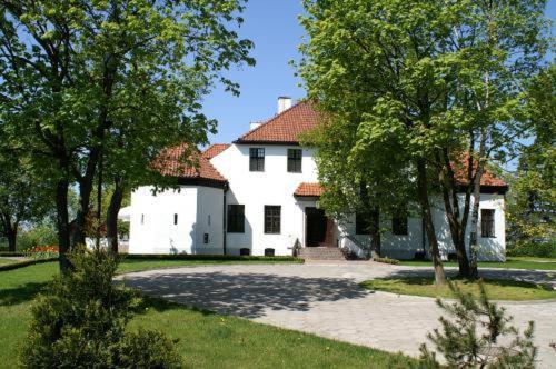 Bed and Breakfast Bialy Dwor Квідзин Екстер'єр фото