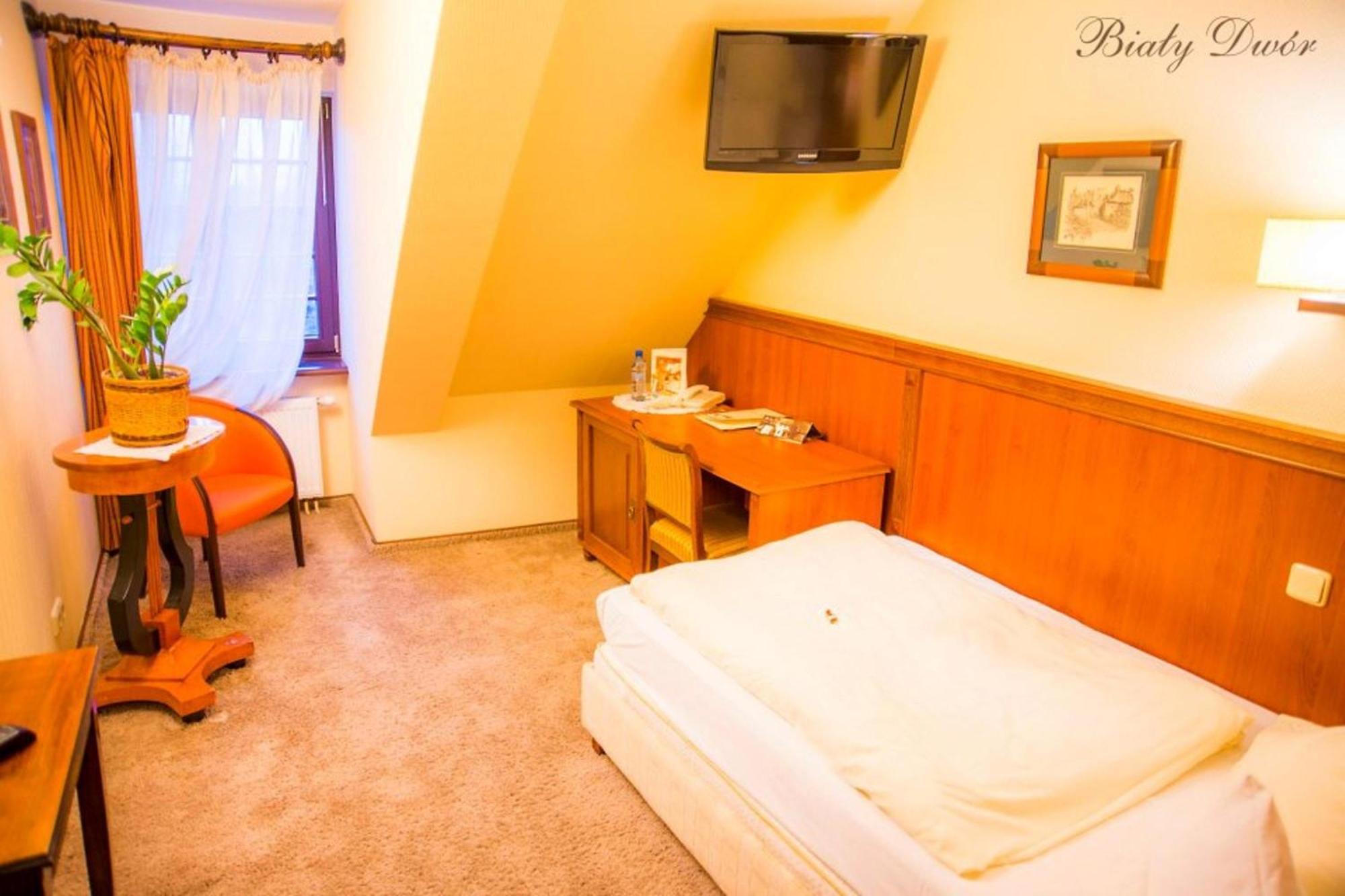 Bed and Breakfast Bialy Dwor Квідзин Екстер'єр фото