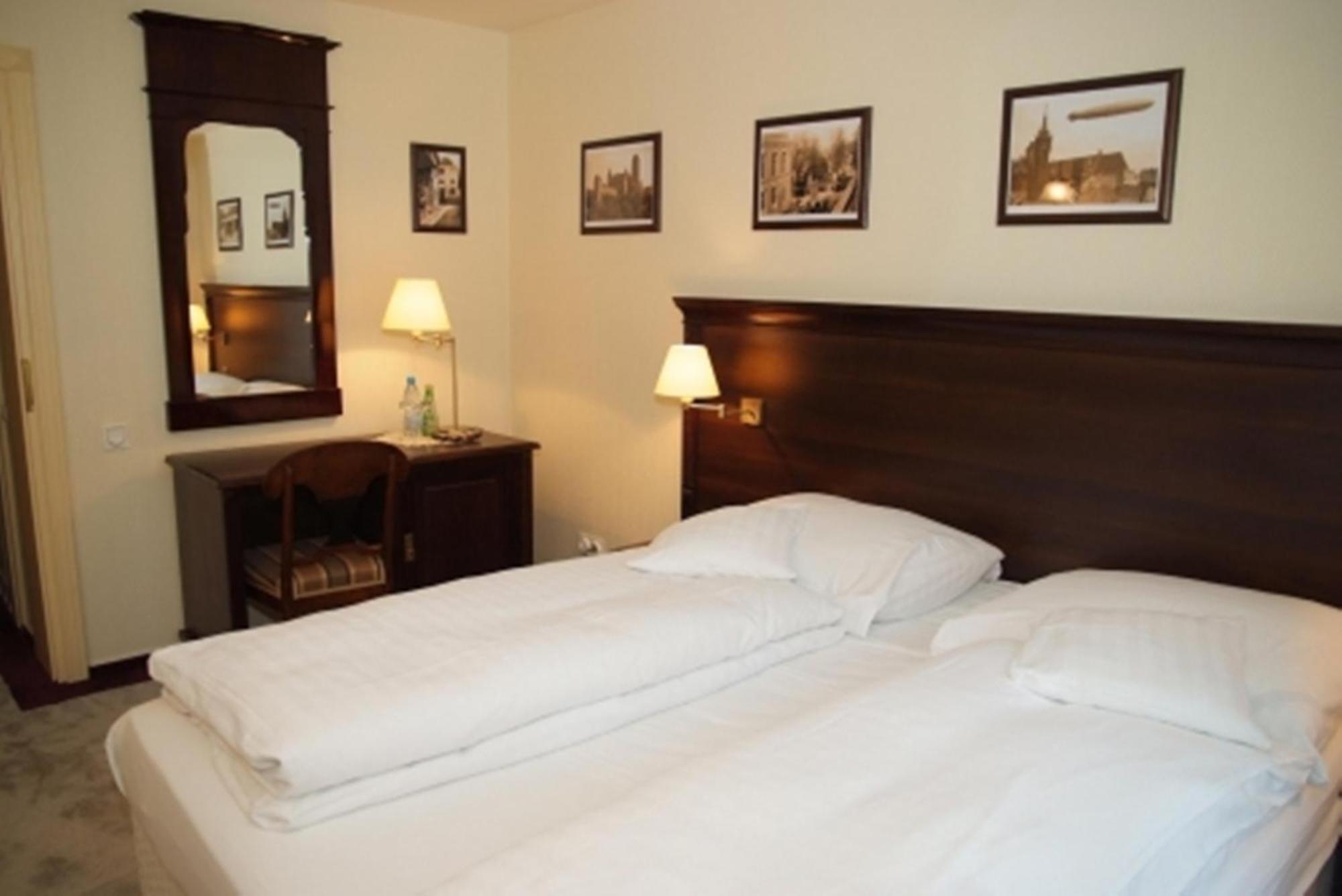 Bed and Breakfast Bialy Dwor Квідзин Екстер'єр фото
