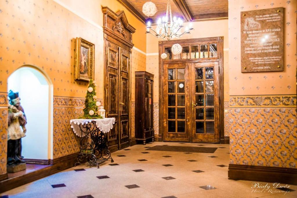 Bed and Breakfast Bialy Dwor Квідзин Екстер'єр фото