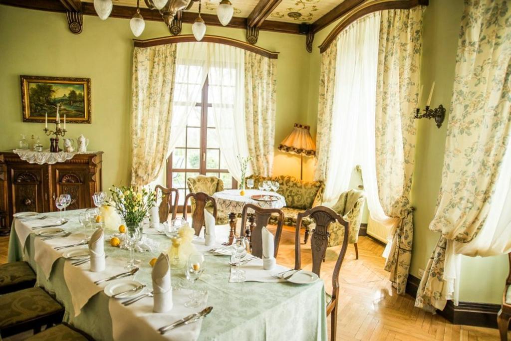Bed and Breakfast Bialy Dwor Квідзин Екстер'єр фото