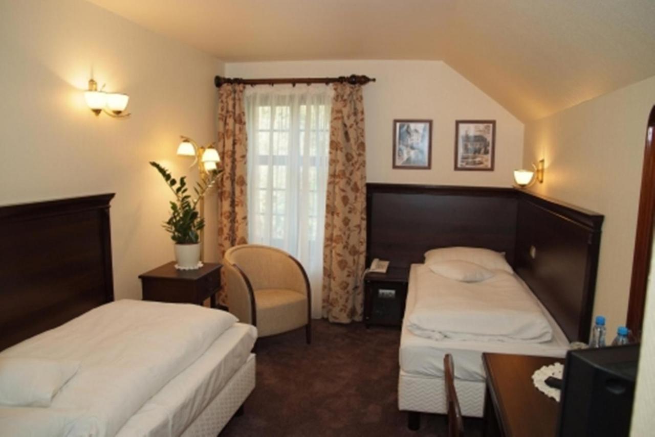Bed and Breakfast Bialy Dwor Квідзин Номер фото